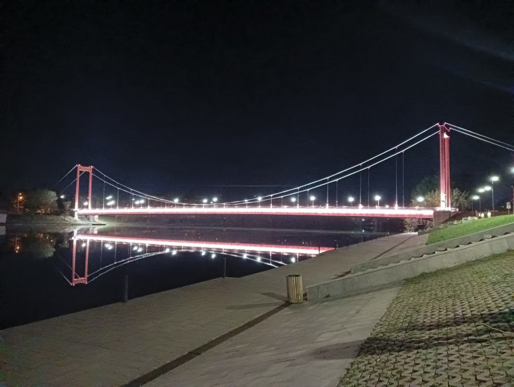 Росток, мост, ночь