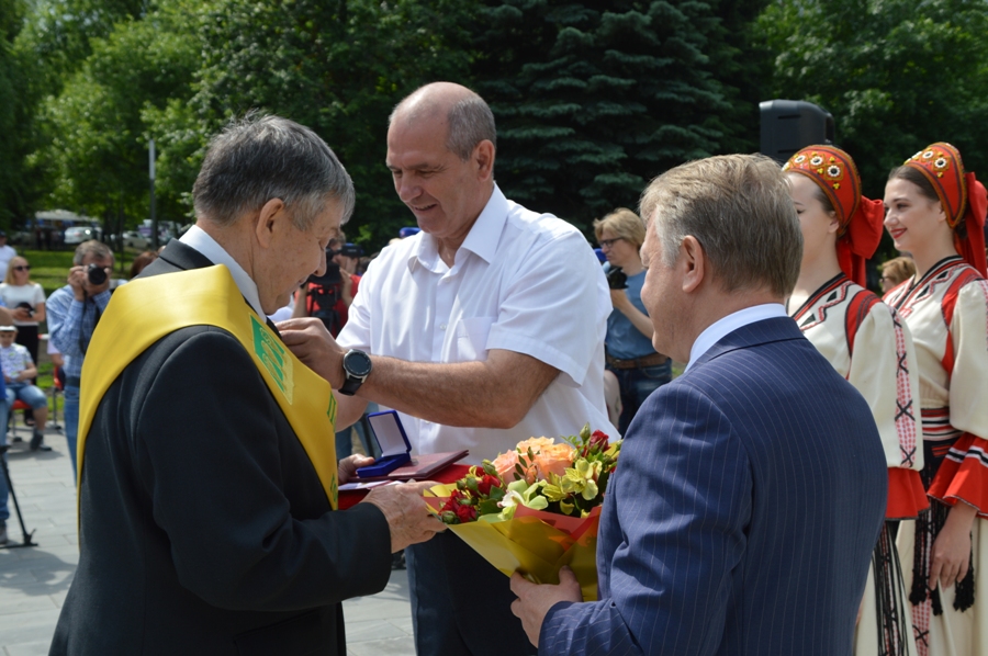 День рождения пенза. Пенза город трудовой доблести. С днем рождения Пенза. 360 Лет Пензе.