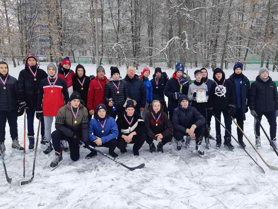 Ryzhikov team первомайская ул 51 фото Победителям и призерам соревнований по хоккею среди дворовых команд Первомайског